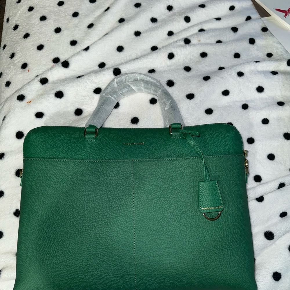 Maison de Sabré Leather Laptop Bag with Sleek Design